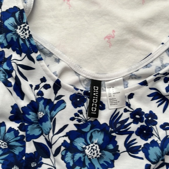 Blue and White Floral Dress - Picture 4 of 4